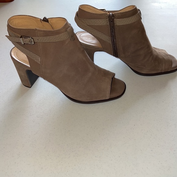 Gorgeous Nurture Suede Booties Size 8.5 - Picture 2 of 7
